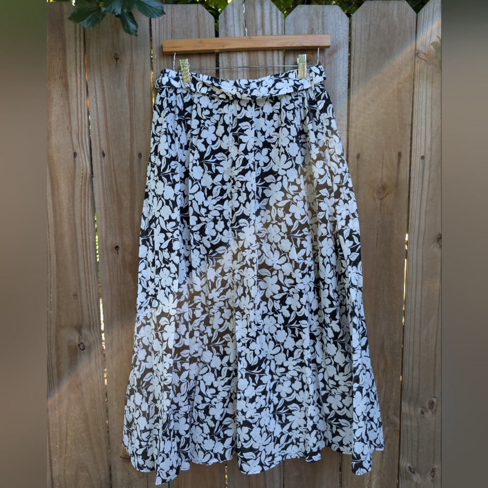Beautiful Lawrence Zarian Black and White Floral Patterned Faux Wrap Maxi Skirt - Picture 4 of 11